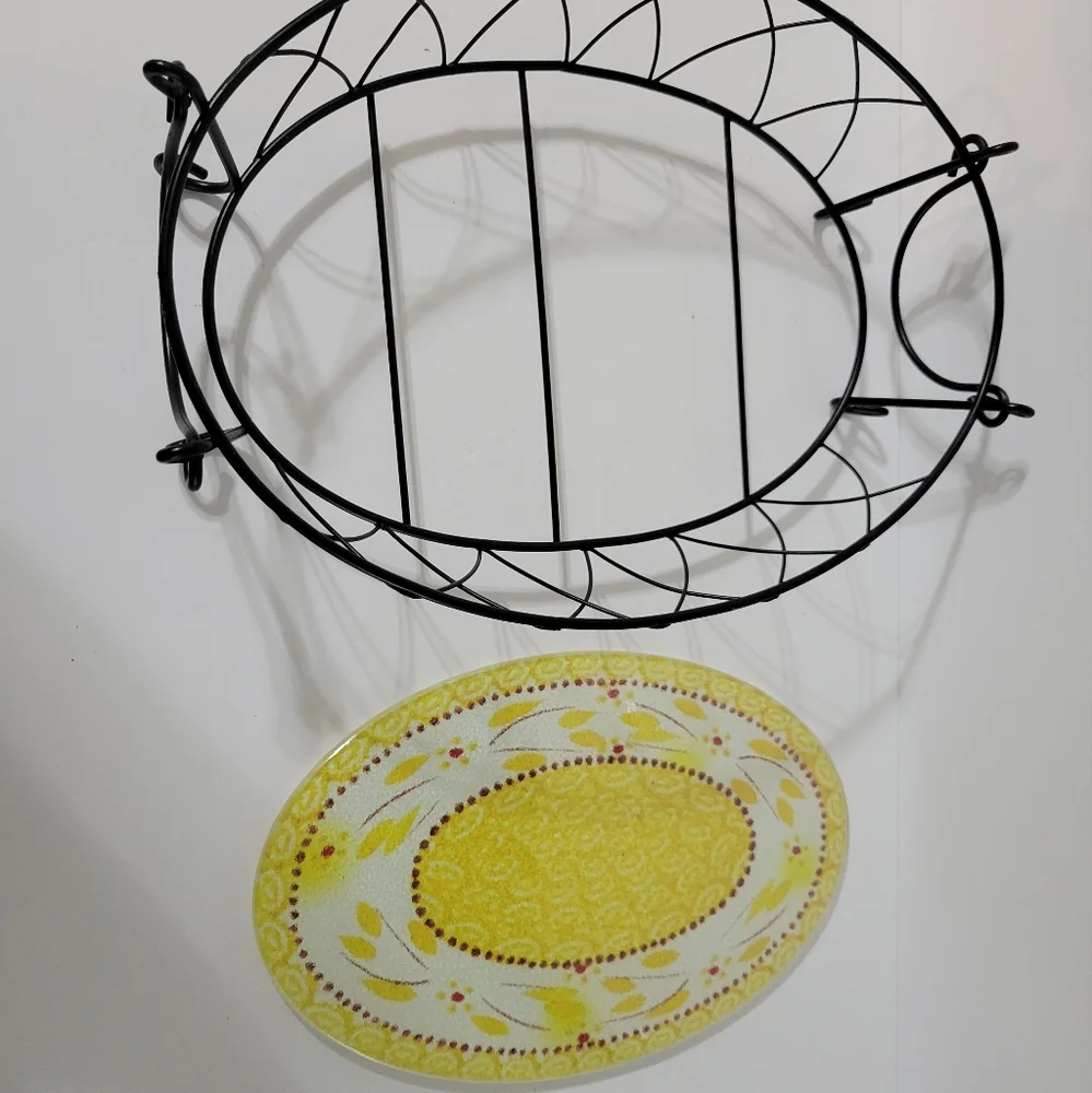 Temptations by Tara Wire Basket With Glass Trivet
